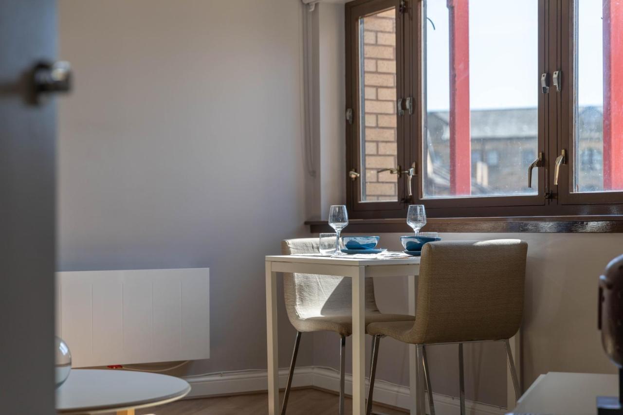 גלאזגו Stunning 1 Bed Merchant City Apartment With Parking מראה חיצוני תמונה